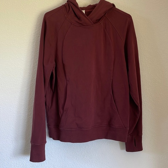 lululemon athletica Sweaters - Lululemon size 8 burgundy hooded sweatshirt scuba
